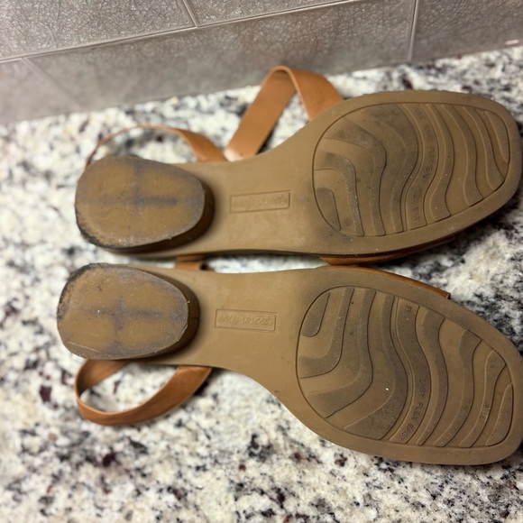 Easy Street Women's Tigris Heeled Sandal 👡 Size 9 | Tan Color - Picture 10 of 11